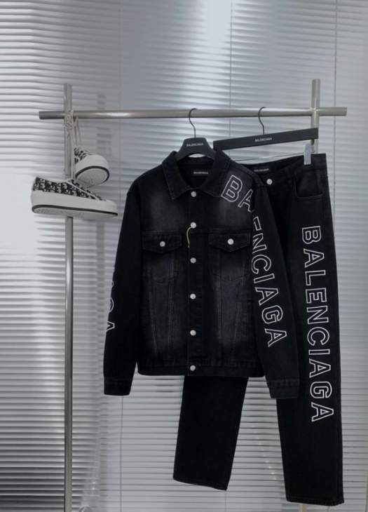 Picture of Balenciaga Sweater Suits _SKUBalenciagaM-XLaztx737837077